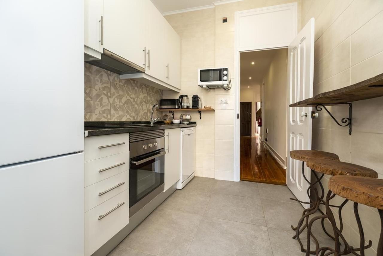 Retro M2 R4 - Lovely Double Room With Shared Bathroom Lisboa Екстериор снимка
