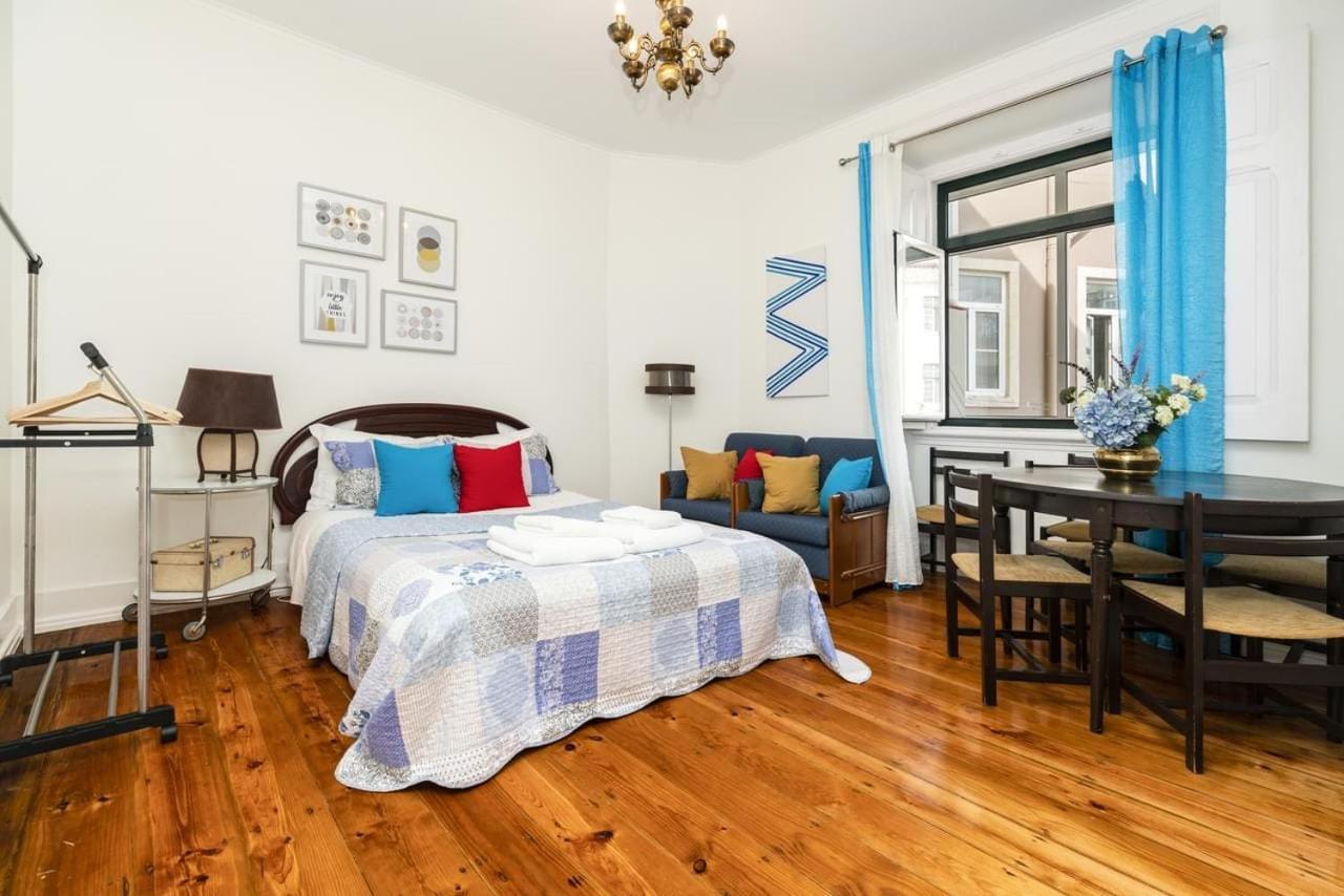 Retro M2 R4 - Lovely Double Room With Shared Bathroom Lisboa Екстериор снимка