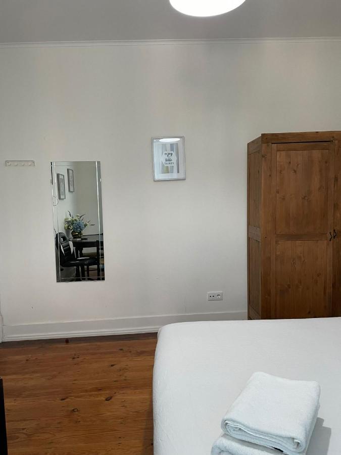 Retro M2 R4 - Lovely Double Room With Shared Bathroom Lisboa Екстериор снимка