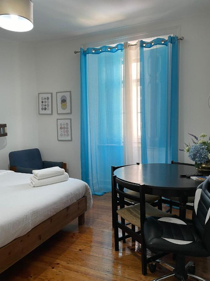 Retro M2 R4 - Lovely Double Room With Shared Bathroom Lisboa Екстериор снимка